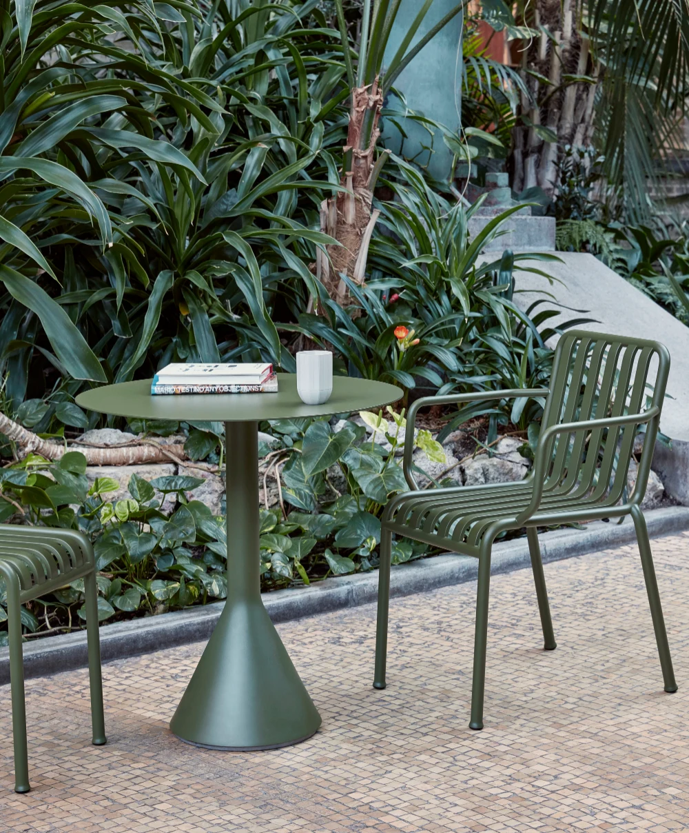 Metalwork design reference: Metal Furniture